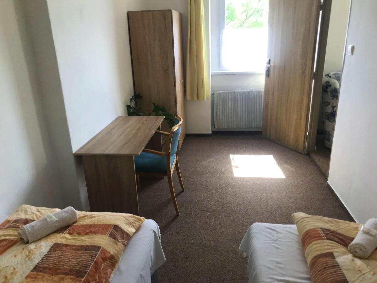 Strasice  Pension Berten Strasice מראה חיצוני תמונה